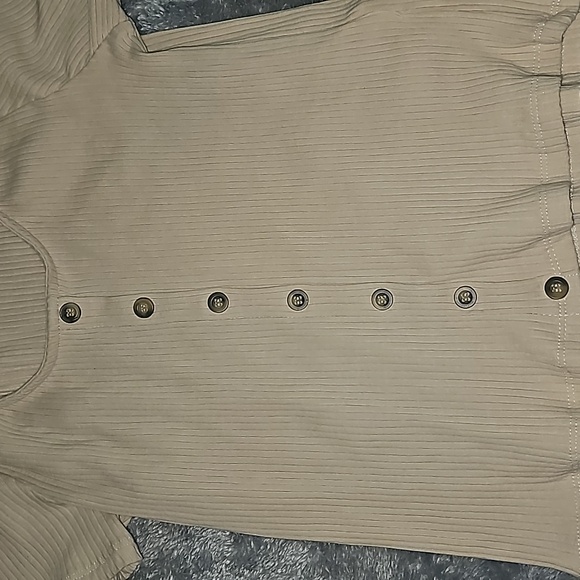 Three cotton tees/tops from H&M- medium - Picture 8 of 8